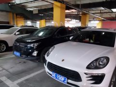 -五月花生活广场-停车场