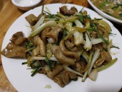 酸菜炒大肠-海口滨海新村143号海南老字号炒菜店