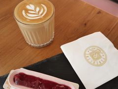 拿铁-Punchline Coffee&Roaster(同济大学店)