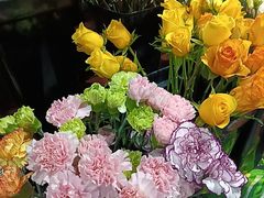 -何兮花店·气球派对鲜花店(马桥银春路万科城店)