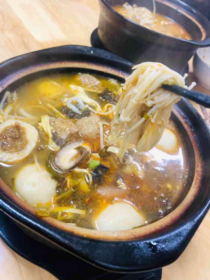 菌菇米线超级鲜美配菜很多价格也不贵