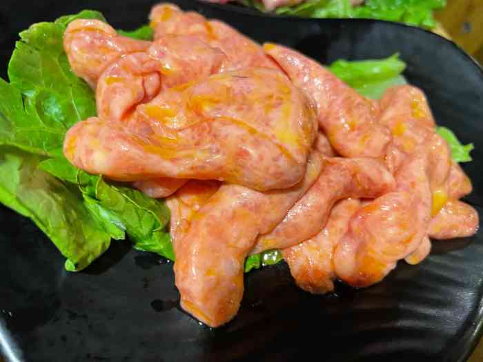 环境挺干净的,里面是分为榻榻米烤肉和普通坐凳烤肉,格局看起来还不错