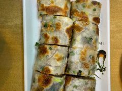 葱饼卷牛肉-台北楚楚园馅饼粥(虹桥南丰城店)