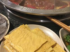-洞亭火锅(防空洞总店)