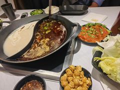 双拼锅底-新辣道鱼火锅(航天万源店)