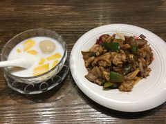 -哇蛙牛功夫面渝都料理(龙阳广场店)