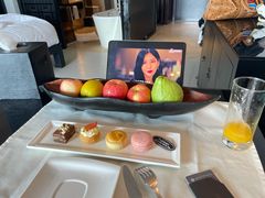 -三亚湾海居铂尔曼度假酒店