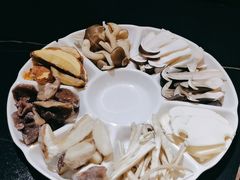 -野菌皇海景野生菌火锅(滨海大道店)