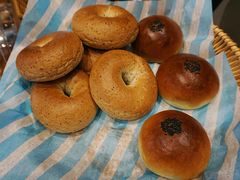 -沁屋面包店(人民东路店)