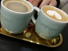 创新黑白搭配-UNI UNI(环亚凯瑟琳店)