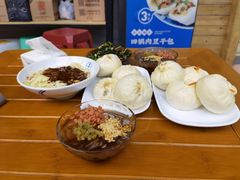 -李与白包子铺(桐梓林店)