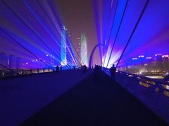 -南京眼步行桥