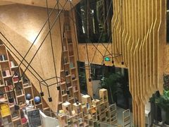 -新华里咖啡书吧(新华书店小寨店)