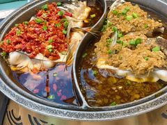 双椒鱼头-阿瓦山寨·湘菜现炒·剁椒鱼头王(咸阳总店)