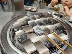 -围炉肉舍•炭烤活鳗•丹东海鲜烤肉(步行街店)