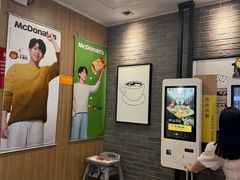 -麦当劳(上海虹桥站30B检票口楼上)