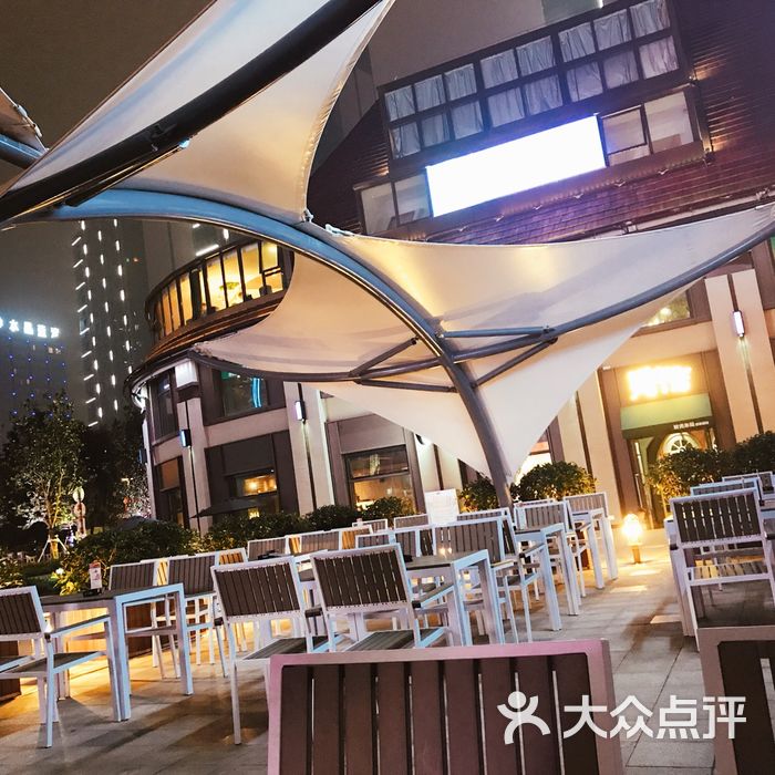 卢卡斯餐厅酒吧