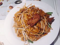 -新大咀港式茶餐厅(宝山万达店)