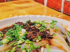 红油凉皮-胖胖板凳面