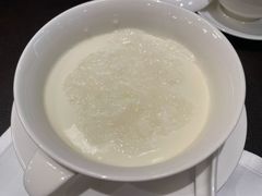 官燕双皮奶-广州文华东方酒店·江-由辉师傅主理