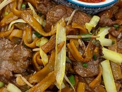 干炒牛河-粤·向群饭店(龙津东路总店)