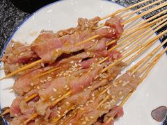 -何妹湿辣牛肉·粤式烧烤砂煲(桂雅路店)