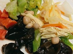 凉菜拼盘-清真吴记门钉肉饼·喜多利