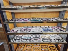 -优医视平价眼镜蔡司依视路折扣工厂店(德胜门店)