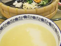 -老国贸云南传统过桥米线(滇池店)