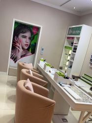 -蕾蕾美颜美容美体