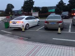 -慈城服务区-停车场