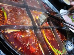 红汤中辣锅底-仁虎老火锅(黄泥磅店)