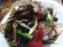 正宗白土岗辣子鸡及其地方菜品-冯记白土岗辣子鸡