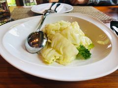 -Chom Cafe and Restaurant