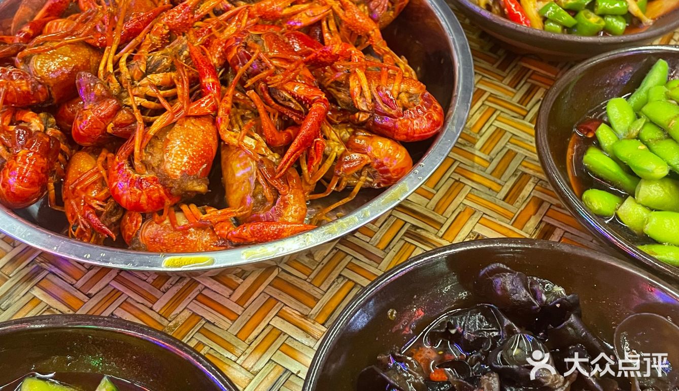 建议来的别开车或者把车停在马路边 踩着夜宵的点到的