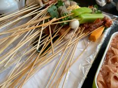 -两三事小郡肝串串香火锅(桂庙店)