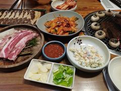 -草家酱蟹炭火烤肉店(珲春南路一店)