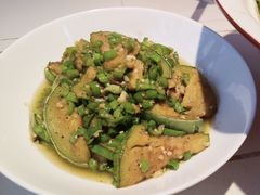 -阿瓦山寨·湘菜现炒·剁椒鱼头王(咸阳总店)