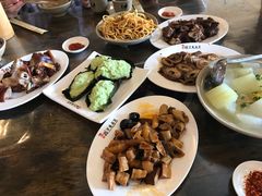 -老鼎万春卤菜(鹭湖宫8区店)