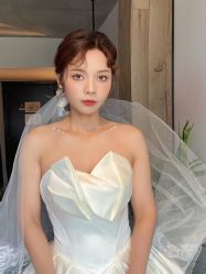 -Lady  Jane高端婚纱礼服馆