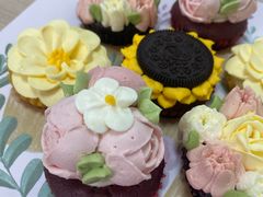 “倾慕•挚爱”花束纸杯蛋糕礼盒-派悦坊·甜品·蛋糕(虹口龙之梦店)