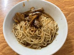 -松树干拌面店