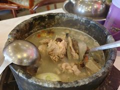 -鲁朗纳麦石锅鸡庄园