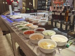 自助调料区-温州君廷酒店.塞纳宫自助餐厅