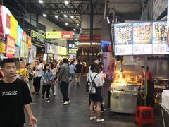 -泰龙城小吃街