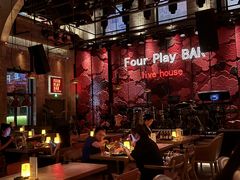 -FOUR PLAY BAR