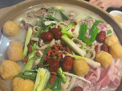-聚汇三少·龙虾·中餐厅(莫邪路新天地店)