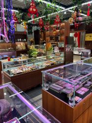 -灵彩珠宝(朗香街店)