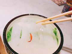 -尚尚仙·酸汤猪手·猪肚鸡火锅(华联万柳购物中心店)