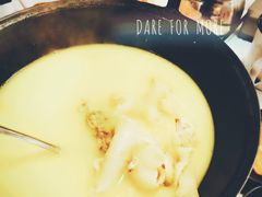 -鲜入围煮花胶鸡海鲜火锅